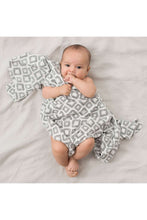 
                        
                          Load image into Gallery viewer, Aden Anais Silky Soft Swaddle 3 Pack In Motion 3
                        
                      