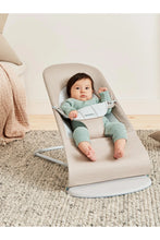 
                        
                          Load image into Gallery viewer, BabyBjörn Bouncer Balance Soft - Beige/Grey
                        
                      