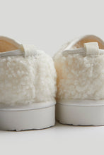 將圖片載入圖庫檢視器 Mothercare White Fleece Slippers