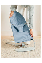 將圖片載入圖庫檢視器 BabyBjorn Bouncer Bliss Blue Cotton Petal Quilt 4