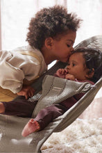 將圖片載入圖庫檢視器 BabyBjorn Bouncer Bliss Grey Beige, Mesh 2