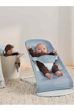 將圖片載入圖庫檢視器 BabyBjorn Bouncer Balance Soft Sky Blue White Mesh 2