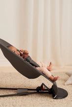 
                        
                          將圖片載入圖庫檢視器 BabyBjörn Bouncer Balance Soft - Dark Grey
                        
                      