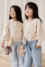 
                        
                          Load image into Gallery viewer, Snuggle_Bunnies_Penelope_Keyring_color_in_Spice look up position
                        
                      