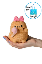 
                        
                          將圖片載入圖庫檢視器 Noodoll Pinky Ricespud Mini Sitting Plush Toy
                        
                      