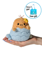 
                        
                          將圖片載入圖庫檢視器 Noodoll Mermaid Ricespud Mini Sitting Plush Toy
                        
                      