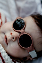 
                        
                          將圖片載入圖庫檢視器 Beaba Strap Sunglass 0-9M Terracota
                        
                      