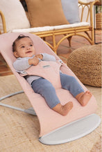 
                        
                          Load image into Gallery viewer, Babybjorn Bouncer Bliss Woven Mélange (Light Pink) baby lie down on the bouncer
                        
                      
