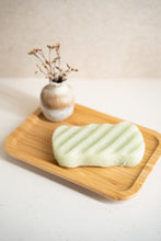 
                        
                          Load image into Gallery viewer, Snapkis Konjac Bath Sponge Wavy Large
                        
                      