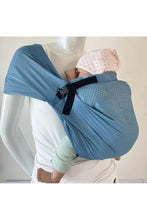
                        
                          將圖片載入圖庫檢視器 Mini Monkey Mini Sling in Blue colour  A person wearing a blue mesh baby sling carrier with a baby inside.
                        
                      