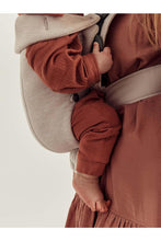 
                        
                          Load image into Gallery viewer, BabyBjörn Baby Carrier Mini -  Light Beige, 3D Mesh
                        
                      