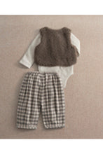 
                        
                          將圖片載入圖庫檢視器 Mamas &amp; Papas Borg Waistcoat with Bodysuit &amp; Trousers Outfit
                        
                      