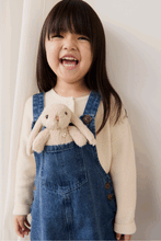 
                        
                          Load image into Gallery viewer, Snuggle Bunnies Little Penelope - Caramel in the pocket
                        
                      