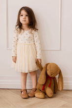 
                        
                          Load image into Gallery viewer, Snuggle Bunnies Penelope - Toffee - 45 cm hold bunny hand
                        
                      