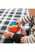 
                        
                          將圖片載入圖庫檢視器 Baby Einstein Bendy Ball Rattle Toy 6
                        
                      