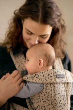 
                        
                          將圖片載入圖庫檢視器 BabyBjörn Baby Carrier Mini - Beige/Dark Grey, Woven
                        
                      