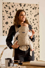
                        
                          將圖片載入圖庫檢視器 BabyBjörn Baby Carrier Mini - Beige/Dark Grey, Woven
                        
                      