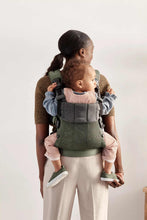 
                        
                          Load image into Gallery viewer, BabyBjörn Baby Carrier Harmony - Dark Green, 3D Mesh 9
                        
                      