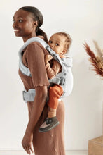 
                        
                          Load image into Gallery viewer, BabyBjörn Baby Carrier Harmony - Silver, 3D Mesh
                        
                      