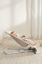
                        
                          Load image into Gallery viewer, Babybjörn Bouncer Bliss Woven Mélange (Light Beige)
                        
                      