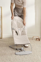 
                        
                          Load image into Gallery viewer, Babybjörn Bouncer Bliss Woven Mélange (Light Beige)
                        
                      