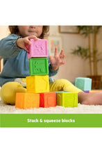 
                        
                          將圖片載入圖庫檢視器 Bright Starts Cubes &amp; Cuties 18-Piece Gift Set - Multicolor
                        
                      