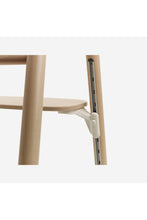 
                        
                          Load image into Gallery viewer, Bugaboo Giraffe Chair - Neutral Wood / White 4
                        
                      