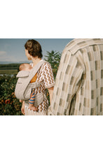 
                        
                          將圖片載入圖庫檢視器 Ergobaby Omni Deluxe All-in-One Mesh Baby Carrier  - Pearl Grey
                        
                      