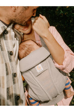 
                        
                          將圖片載入圖庫檢視器 Ergobaby Omni Deluxe All-in-One Mesh Baby Carrier  - Pearl Grey
                        
                      