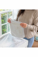 
                        
                          將圖片載入圖庫檢視器 FREE GIFT - Ingenuity Basic Changing Essentials Kit with Changing Pad
                        
                      