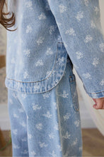 
                        
                          將圖片載入圖庫檢視器 Jamie Kay Malani Jacket - Tully Floral Denim
                        
                      