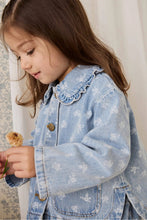 
                        
                          將圖片載入圖庫檢視器 Jamie Kay Malani Jacket - Tully Floral Denim
                        
                      