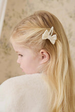 
                        
                          Load image into Gallery viewer, Jamie Kay Nylah Clip - Parchment
                        
                      