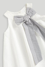 
                        
                          將圖片載入圖庫檢視器 Mothercare White Bow Occasion Dress
                        
                      
