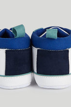 
                        
                          將圖片載入圖庫檢視器 Mothercare Blue Hi-Top Pram Trainers
                        
                      