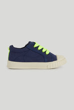 
                        
                          將圖片載入圖庫檢視器 Mothercare Navy Canvas Trainers
                        
                      