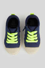 
                        
                          將圖片載入圖庫檢視器 Mothercare Navy Canvas Trainers
                        
                      