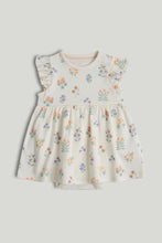
                        
                          將圖片載入圖庫檢視器 Mothercare Floral 8-Piece Outfit Gift Set
                        
                      