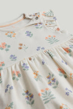 
                        
                          將圖片載入圖庫檢視器 Mothercare Floral 8-Piece Outfit Gift Set
                        
                      