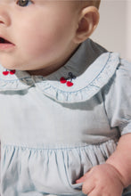 
                        
                          將圖片載入圖庫檢視器 Mothercare Blue Chambray Dress and Knickers
                        
                      