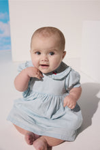 
                        
                          將圖片載入圖庫檢視器 Mothercare Blue Chambray Dress and Knickers
                        
                      