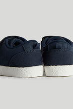 
                        
                          將圖片載入圖庫檢視器 Mothercare Navy Trainers
                        
                      