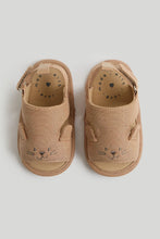 
                        
                          Load image into Gallery viewer, Mothercare Brown Bear Pram Sandals
                        
                      