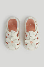 
                        
                          Load image into Gallery viewer, Mothercare White Flower Pram Sandals
                        
                      