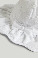 
                        
                          將圖片載入圖庫檢視器 Mothercare White Broderie UPF50+ Sun Hat
                        
                      