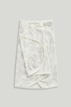 
                        
                          Load image into Gallery viewer, Mothercare Palm Swaddling Blanket
                        
                      