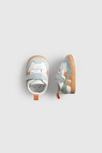 
                        
                          將圖片載入圖庫檢視器 Mothercare Sporty Pram Trainers
                        
                      