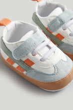 
                        
                          將圖片載入圖庫檢視器 Mothercare Sporty Pram Trainers
                        
                      