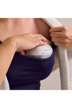 
                        
                          Load image into Gallery viewer, Loveamme Freetoroam Wearable Single Breast Pump
                        
                      