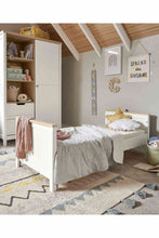 
                        
                          Load image into Gallery viewer, Mamas &amp; Papas Harwell Cotbed White 2
                        
                      